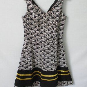 Nine West black white geo v-neck sleeveless knee length dress *Sz 6*
